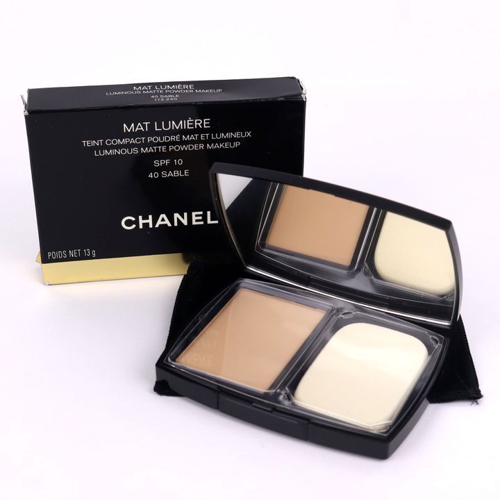 シャネル　マット　ルミエール　パウダーファンデーション　40 SABLE CHANEL シャネル マット ルミエール コンパクトプードゥル 40