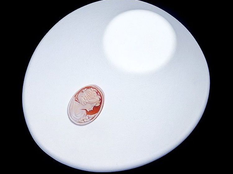 ジュエリー極】作家品 華奢な女性の横顔 アンティークシェル
