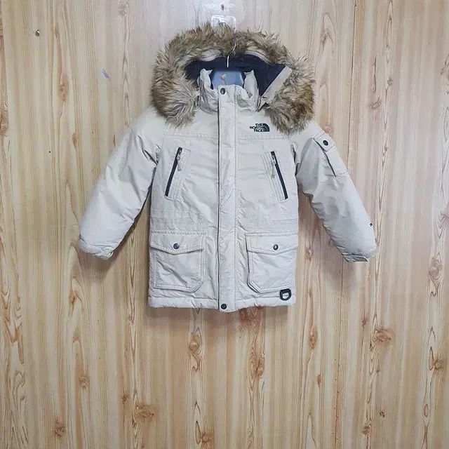 送料無料，爆買い THE NORTH FACE(ザノースフェイス) キッズ ダウン 105 その他