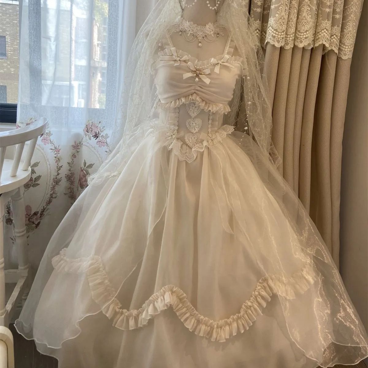2025 ロリータ 花嫁ドレス プリンセスライン 豪華ウェディングワンピース トレーン付き リボン装飾 大きなスカート イベント用 撮影会
