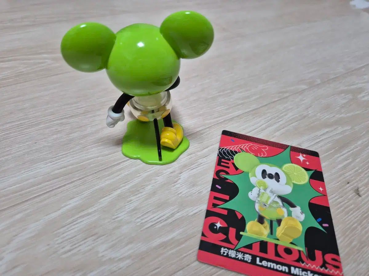 ポップマート ミッキー エバーキュリアス シリーズ レモンミッキー フィギュア