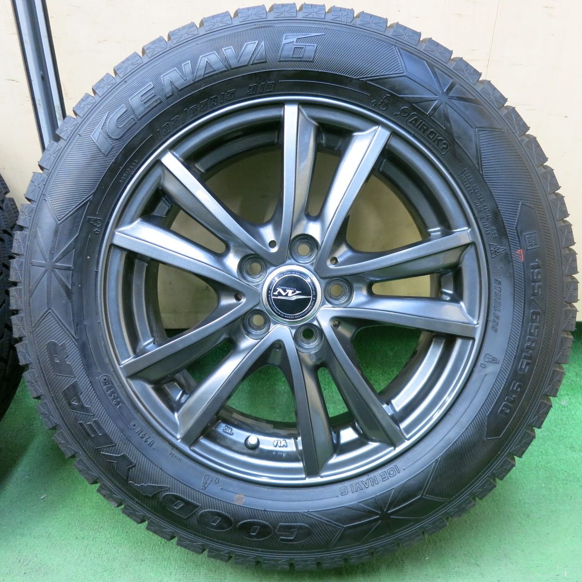 ほぼ新品！TOYO GARIT GIZ 195/65R15 ノア セレナ等 TOYO GARIT