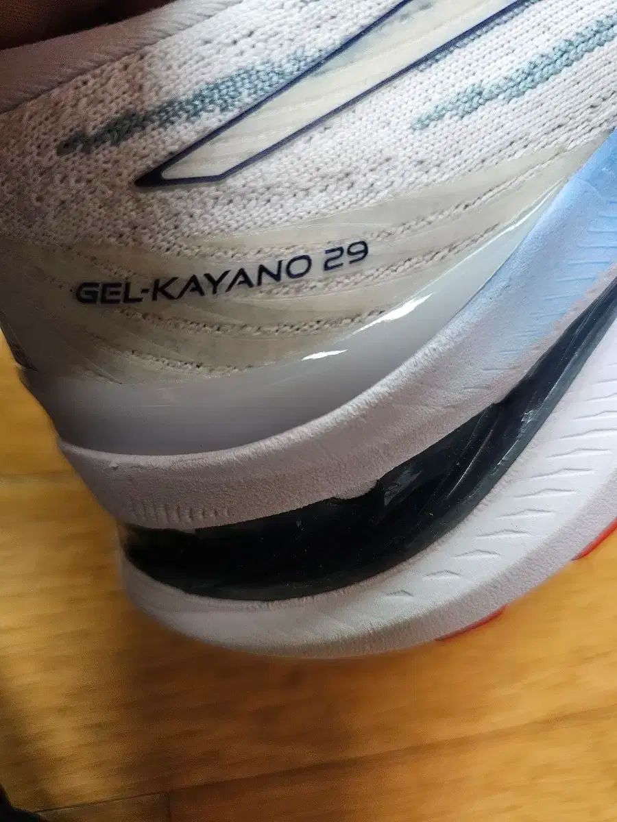 Asics アシックス