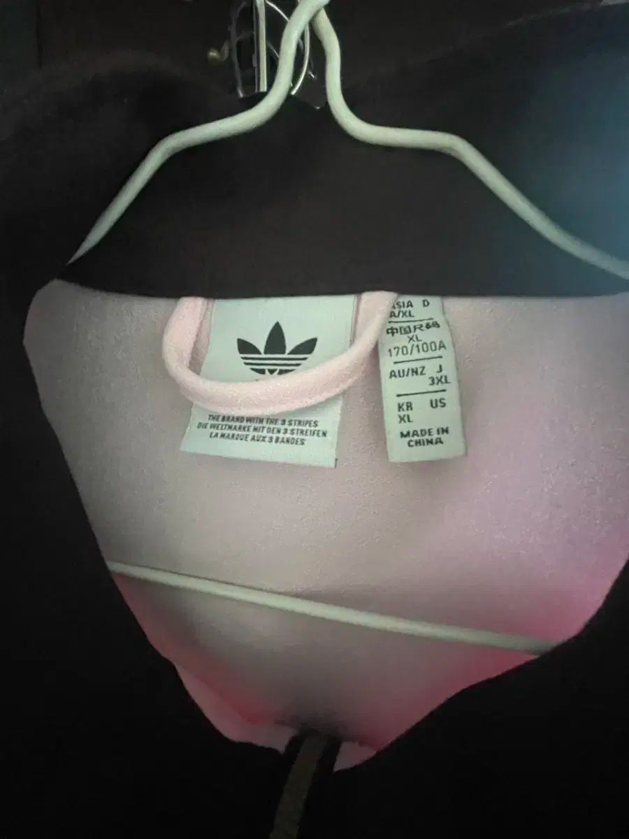 adidas アディダス