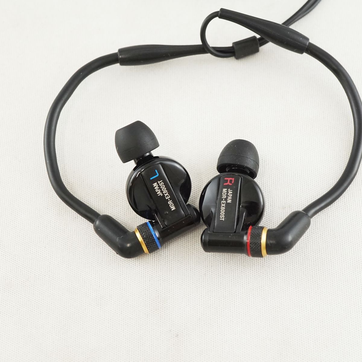 SONY MDR-EX800ST インイヤーモニターイヤホン USED美品 SONY MDR-EX800ST インイヤーモニターイヤホン USED美品 密閉