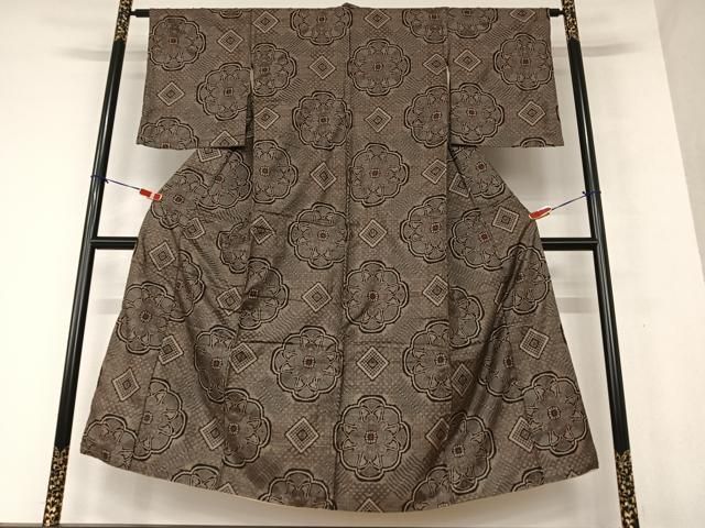 平和屋着物●本場大島紬　龍郷絣　正絹　逸品　AAAV7508zg 平和屋着物○本場大島紬 龍郷絣 正絹 逸品 AAAV7508zg - メルカリ