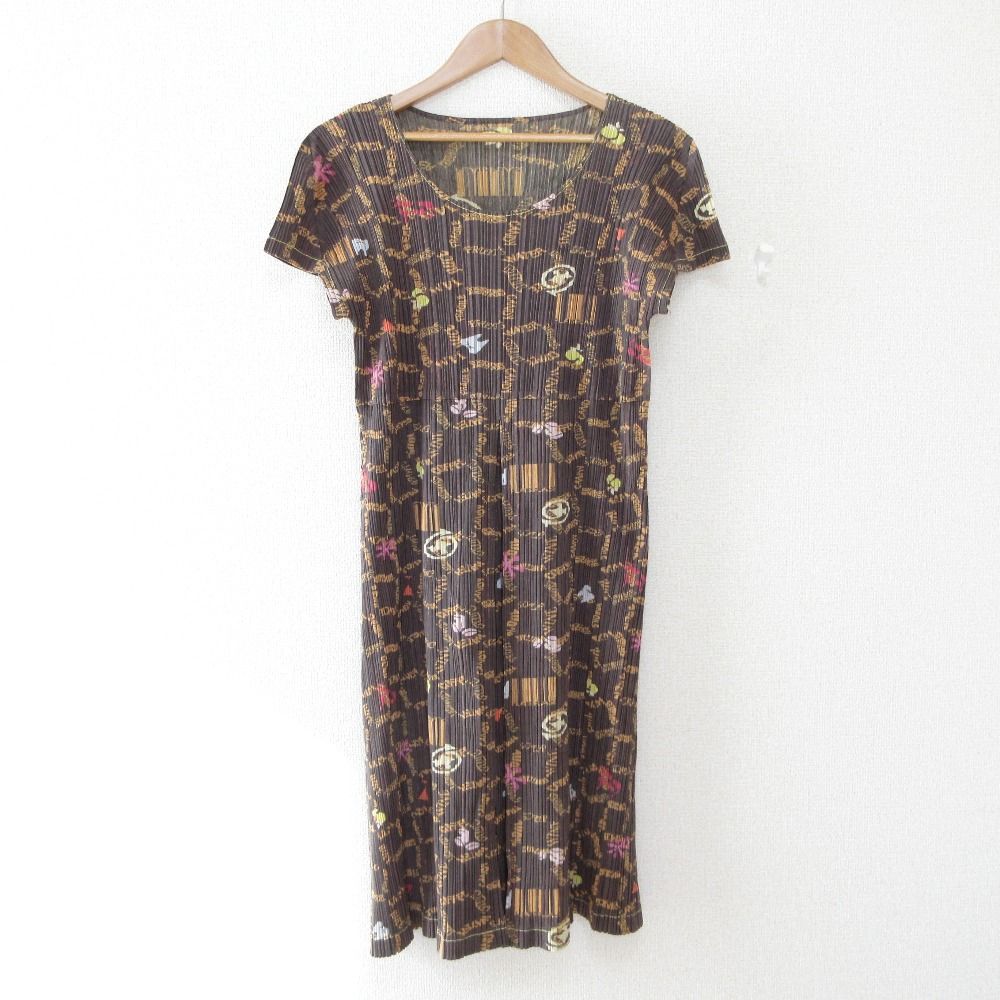 美品 PLEATS PLEASE プリーツプリーズ イッセイミヤケ メガマート 英字