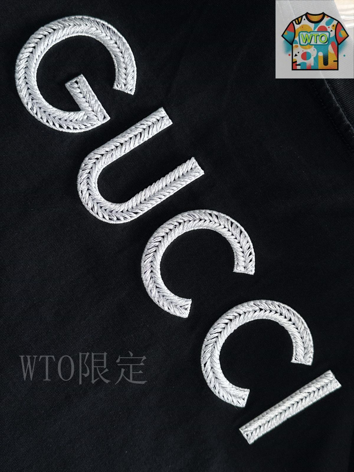【GUCCI】Tシャツ Oversize T-shirt with Gucci logo in white cotton jersey