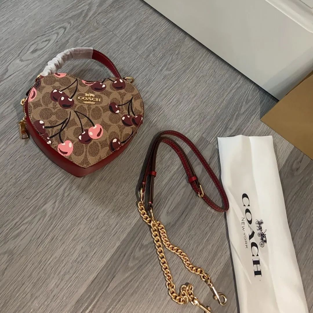 COACH コーチ