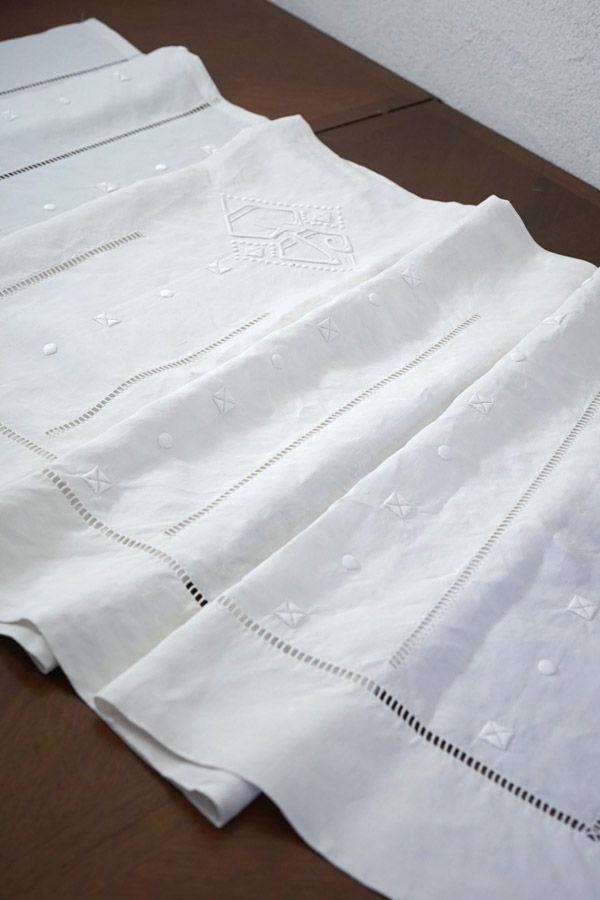 アールデコのホワイトワーク刺繍＆CGのモノグラム刺繍のドラ