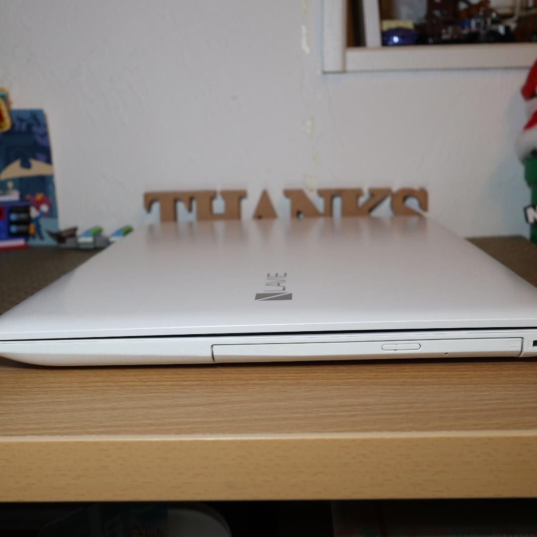 Win11公式対応8世代Corei7| SSD|メモリ12|DVD|無線