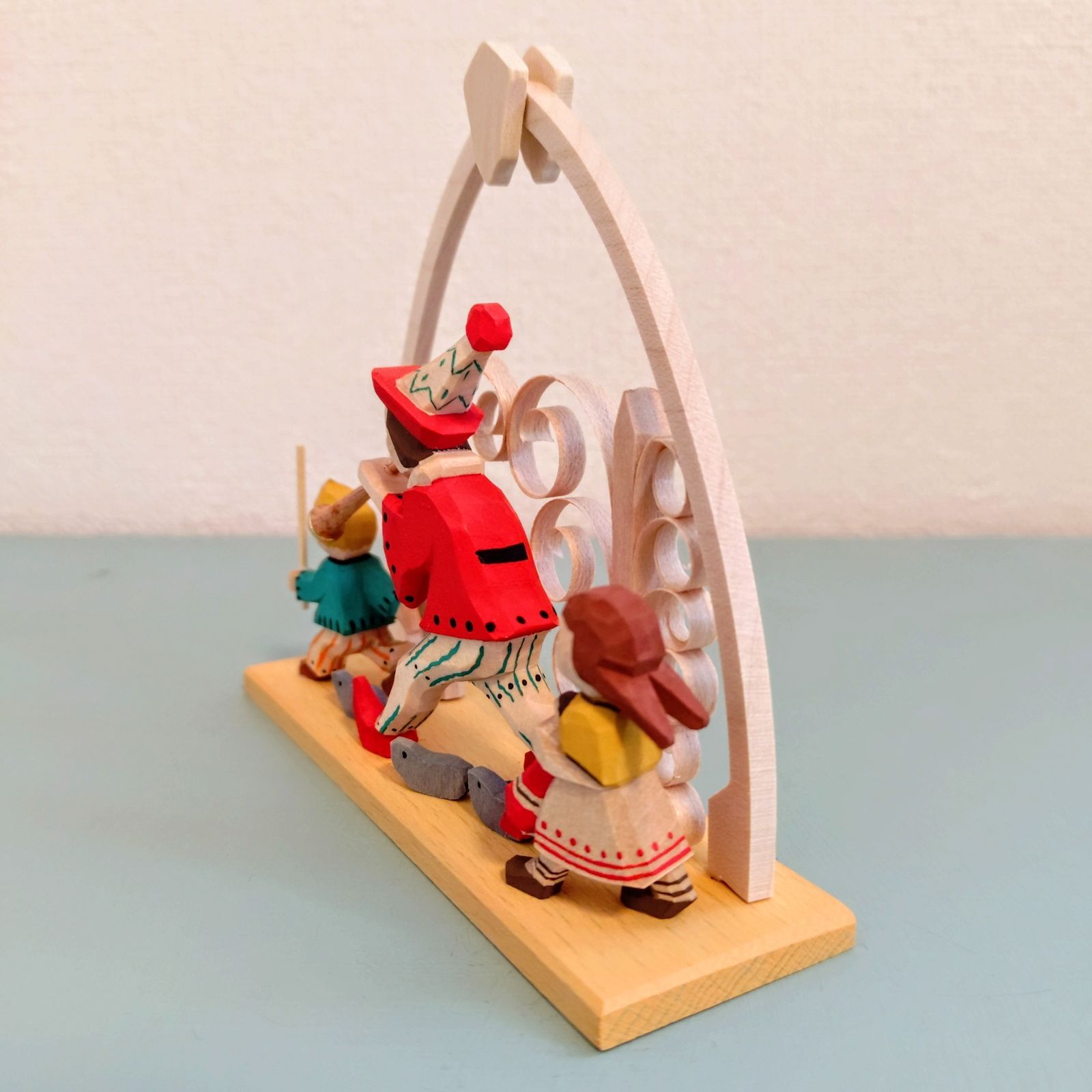 ドイツ ヘルビッヒ工房 ドイツ工芸品 ミニチュア うさぎ3匹セット 木製 ヘルビッヒ工房 伝統