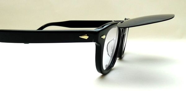 【TART OPTICAL ARNEL　JD-04　46サイズ × BLESS限定オリジナルクリップオンサングラスセット】TART OPTICAL ARNEL　JD-04　001A × BLESS限定クリップオンサングラス　ガンメタル / ダークグレーEX