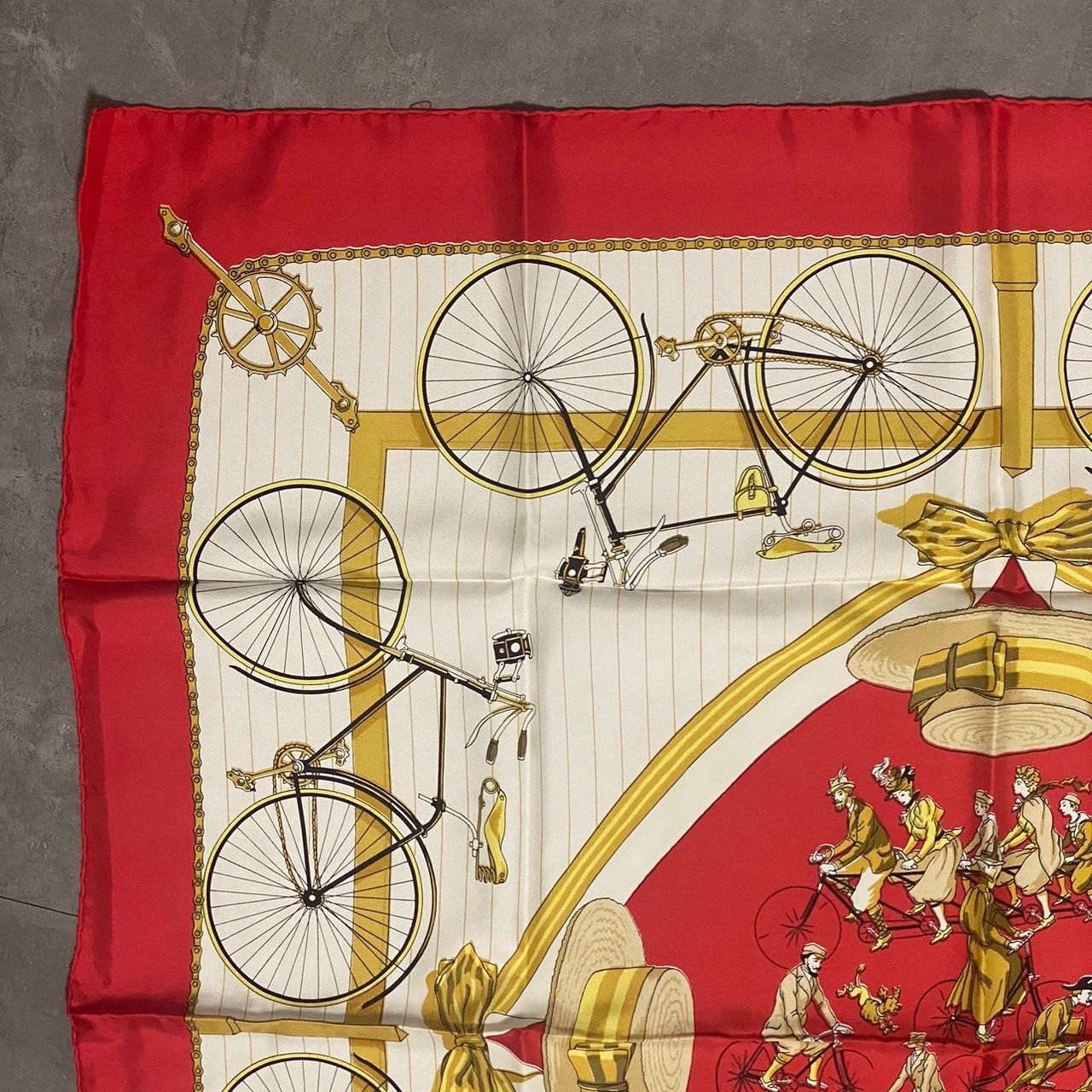 1479 Hermès HERMES エルメス スカーフ カレ90 ラ・バカンス 自転車 赤