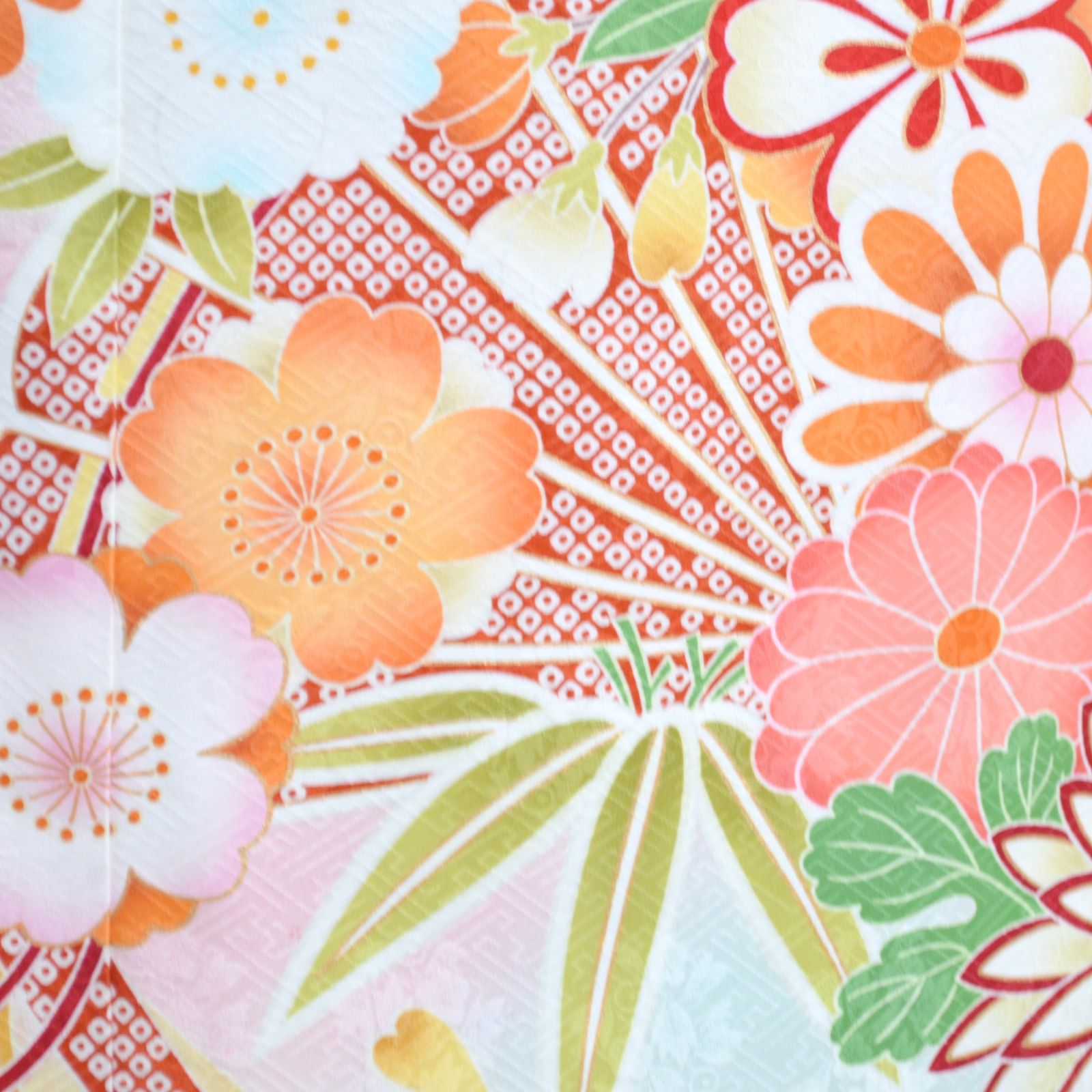 美品》正絹 振袖フルセット M〜Lサイズ クリーム×古典 成人式 モダン