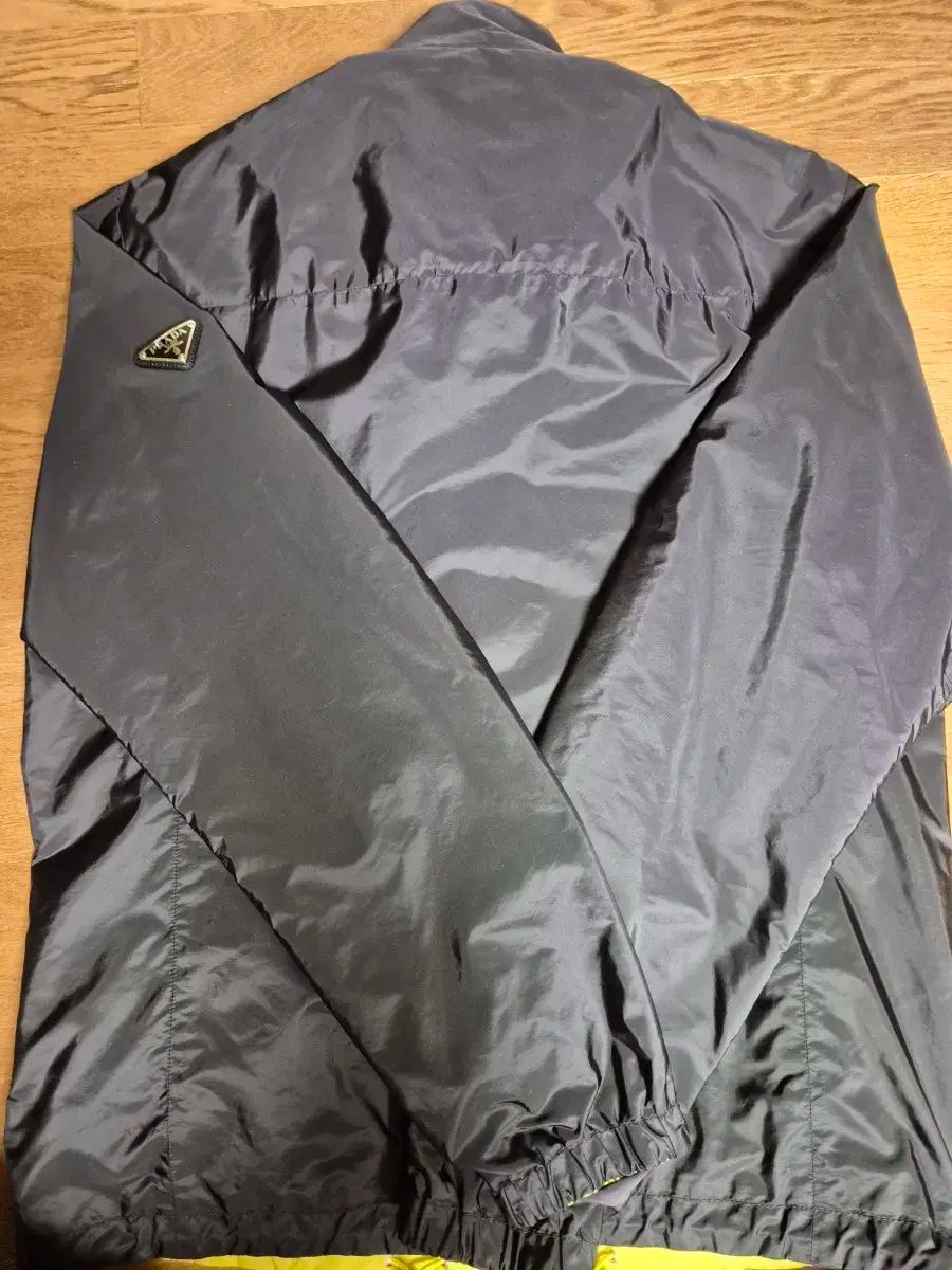 ウィンドブレーカー ブラック