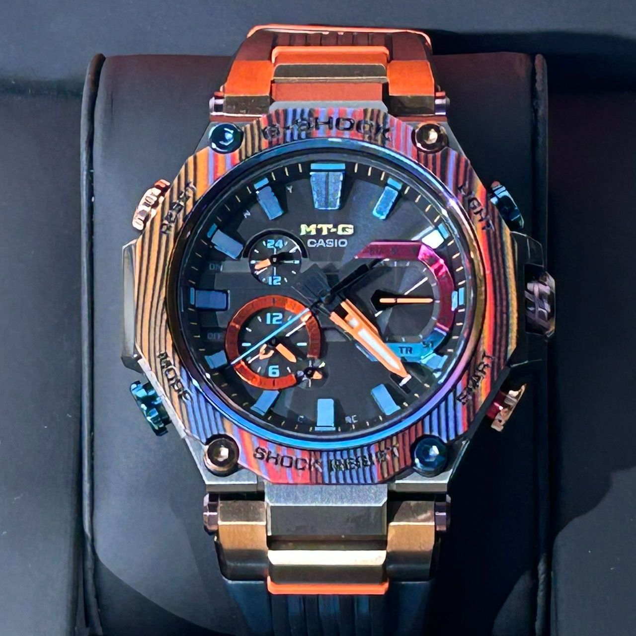 未使用品】G-SHOCK ジーショック MTG-B2000XMG-1AJR レインボー