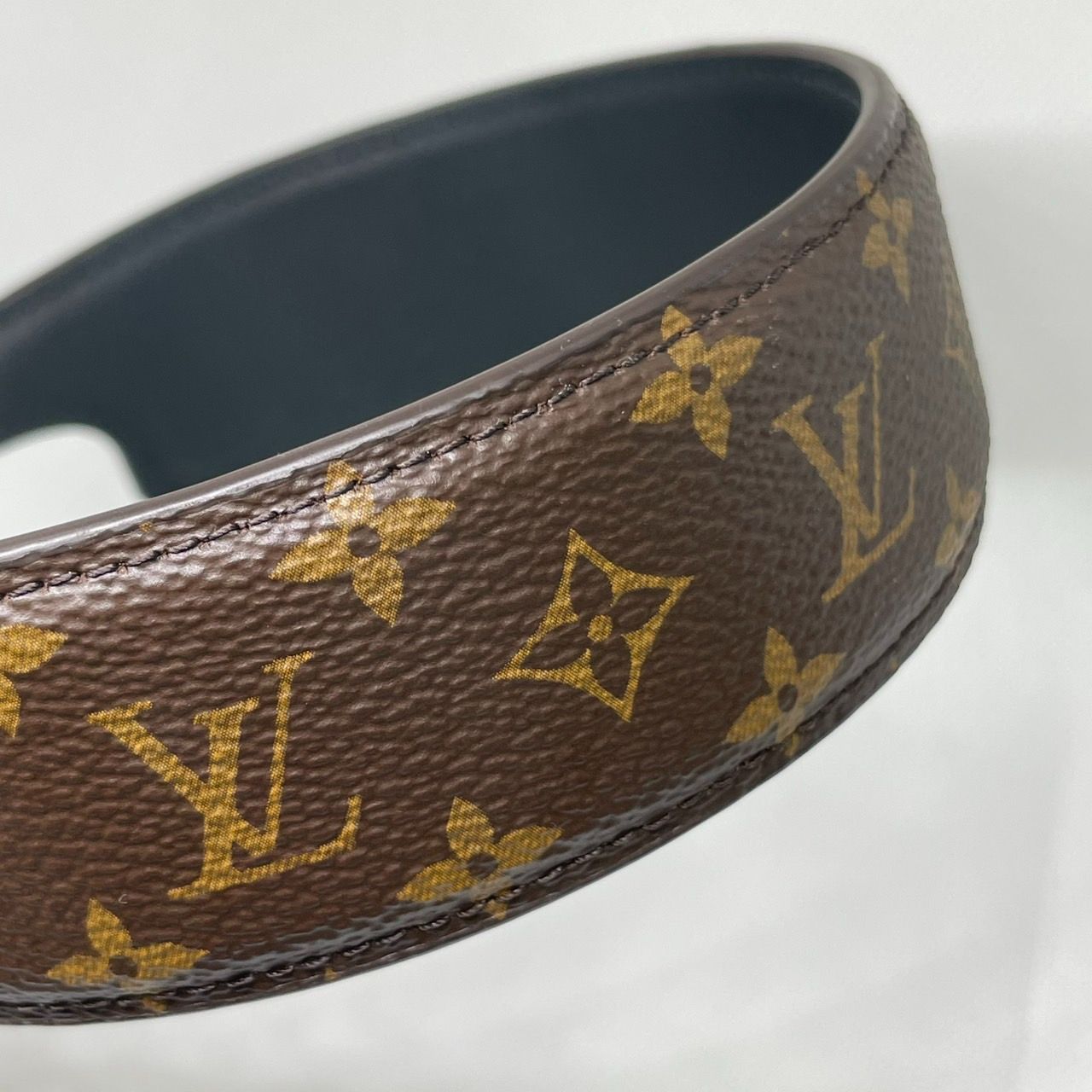 美品 LOUIS VUITTON カチューシャ モノグラム M94557 LV Outline