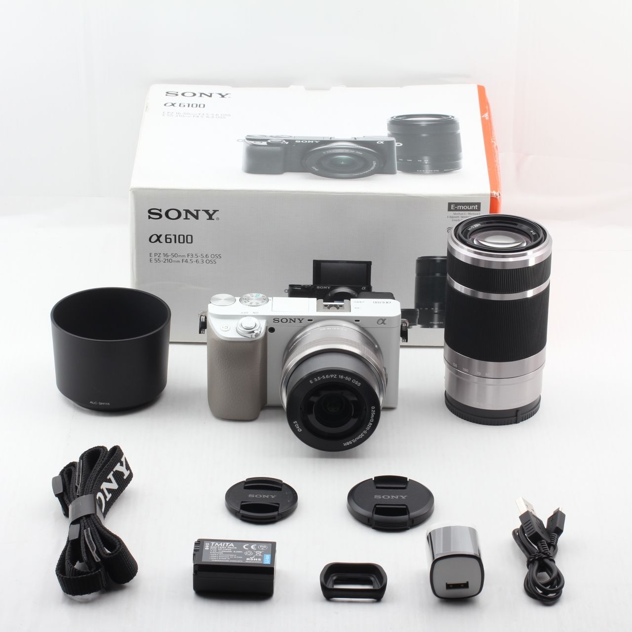 ショット数 679■良品■ SONYソニーα6100 ダブルズーム ホワイト ショット数 679 □良品□ SONY ソニー ミラーレス一眼 α6100 ダブル