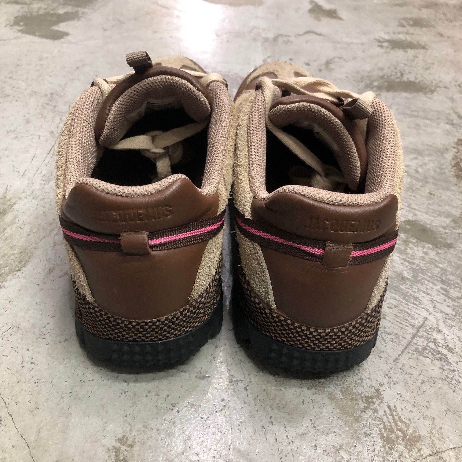 Jacquemus Nike Women's Air Humara LX Ale Brown and Gold DR0420-200 ジャックムス  ナイキ ウィメンズ エアフマラ スニーカー ナイキ 26.5cm 77968A1 - メルカリ