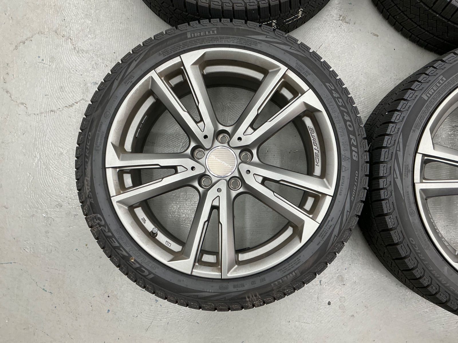 アウディTTクーペスタッドレスタイヤホイル付き245|40R18 FVCJS