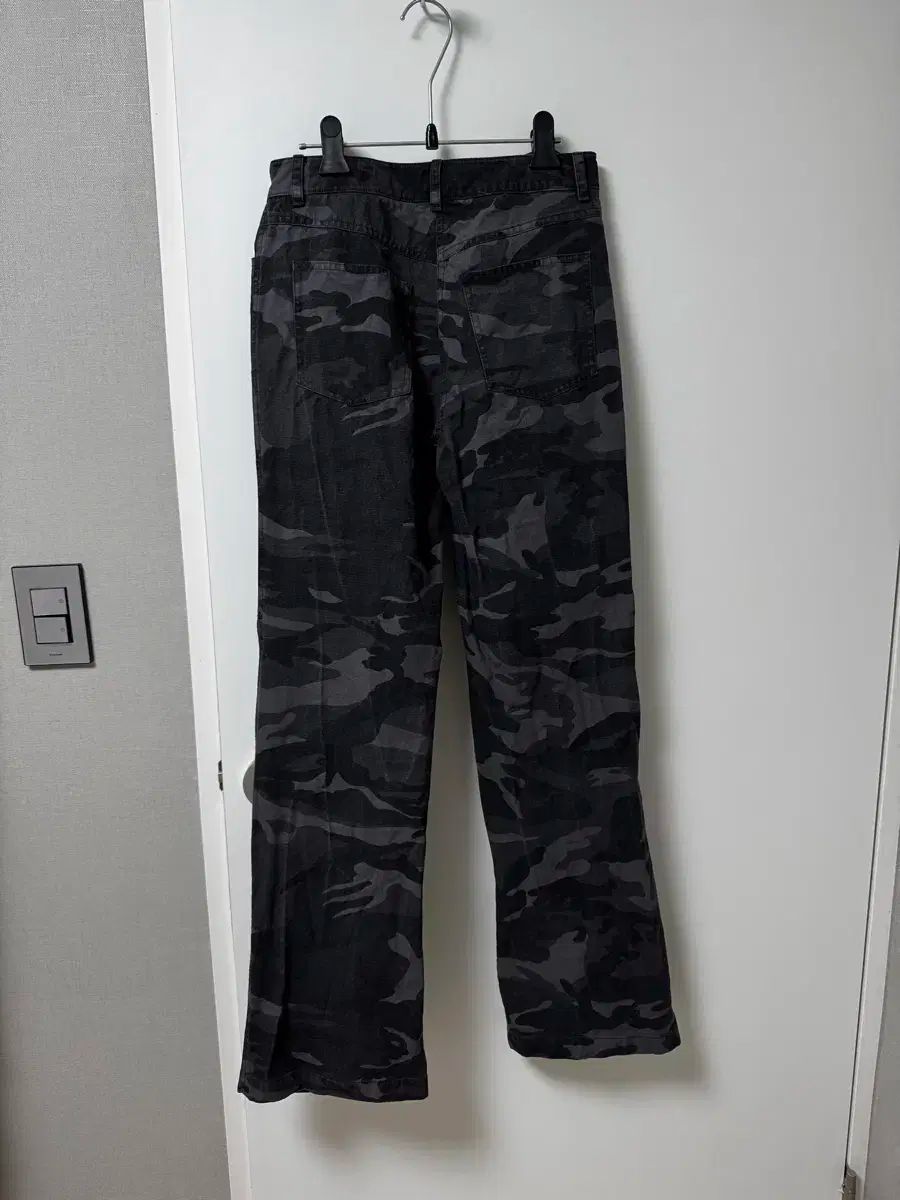 STRING TROUSERS