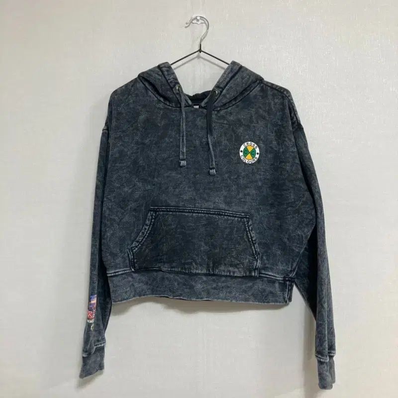 【雷市場（ポンジャン）商品韓国直送】 CROSS COLOURS クロップド フード Tシャツ