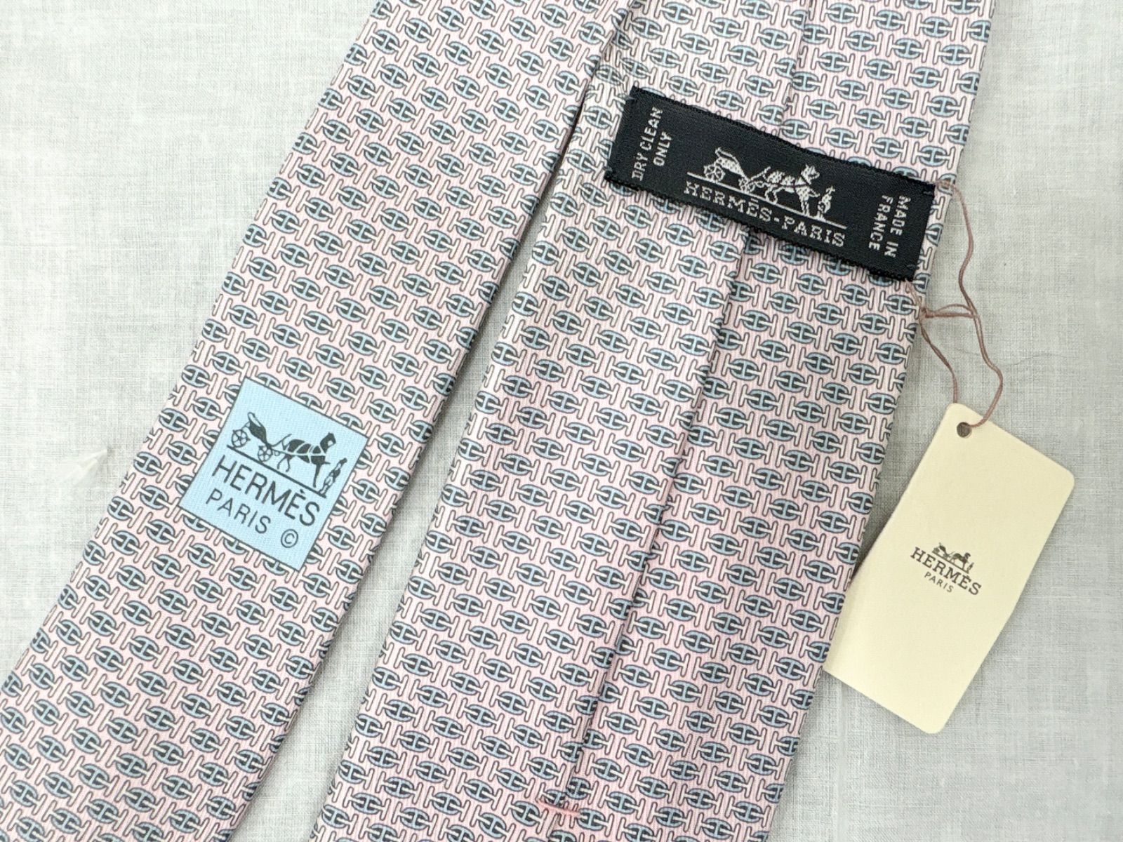 エルメス 新品未使用 H柄 シェーヌダンクル ネクタイ 大剣7cm ナロータイ エルメス 新品未使用 H柄 シェーヌダンクル ネクタイ 大剣7cm