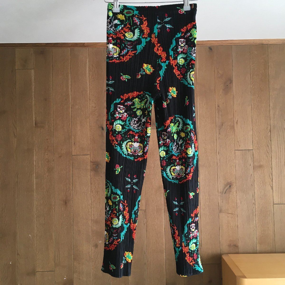 美品 PLEATS PLEASEプリーツプリーズ チャイナ柄 パンツ1 美品 PLEATS PLEASEプリーツプリーズ チャイナ柄 パンツ1
