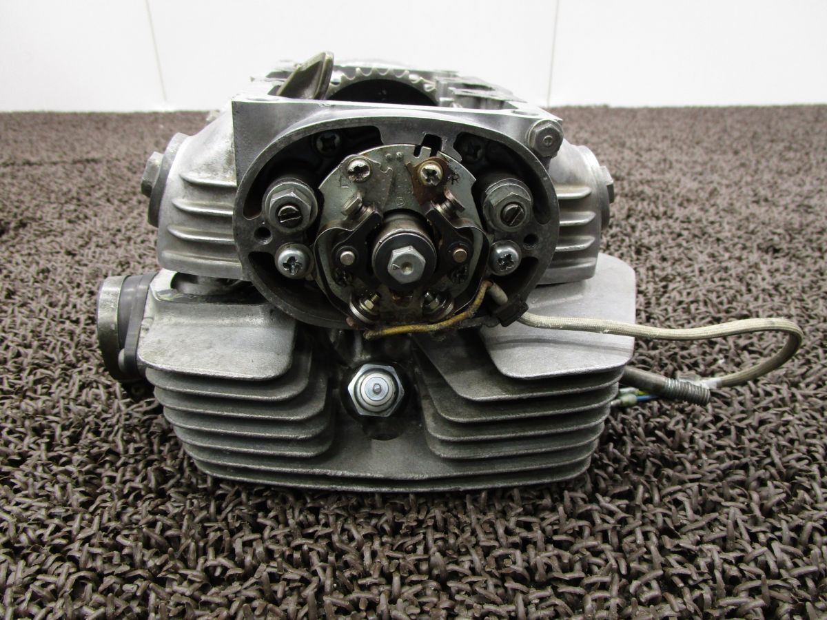 シリンダーヘッド