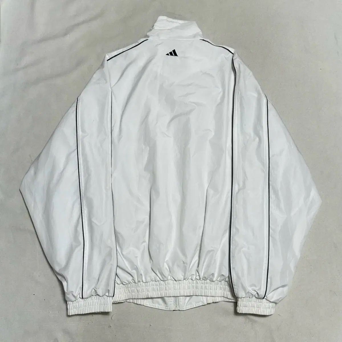 adidas アディダス ワードウーブン 白 ウィンドブレーカー GULLKHAN_COM