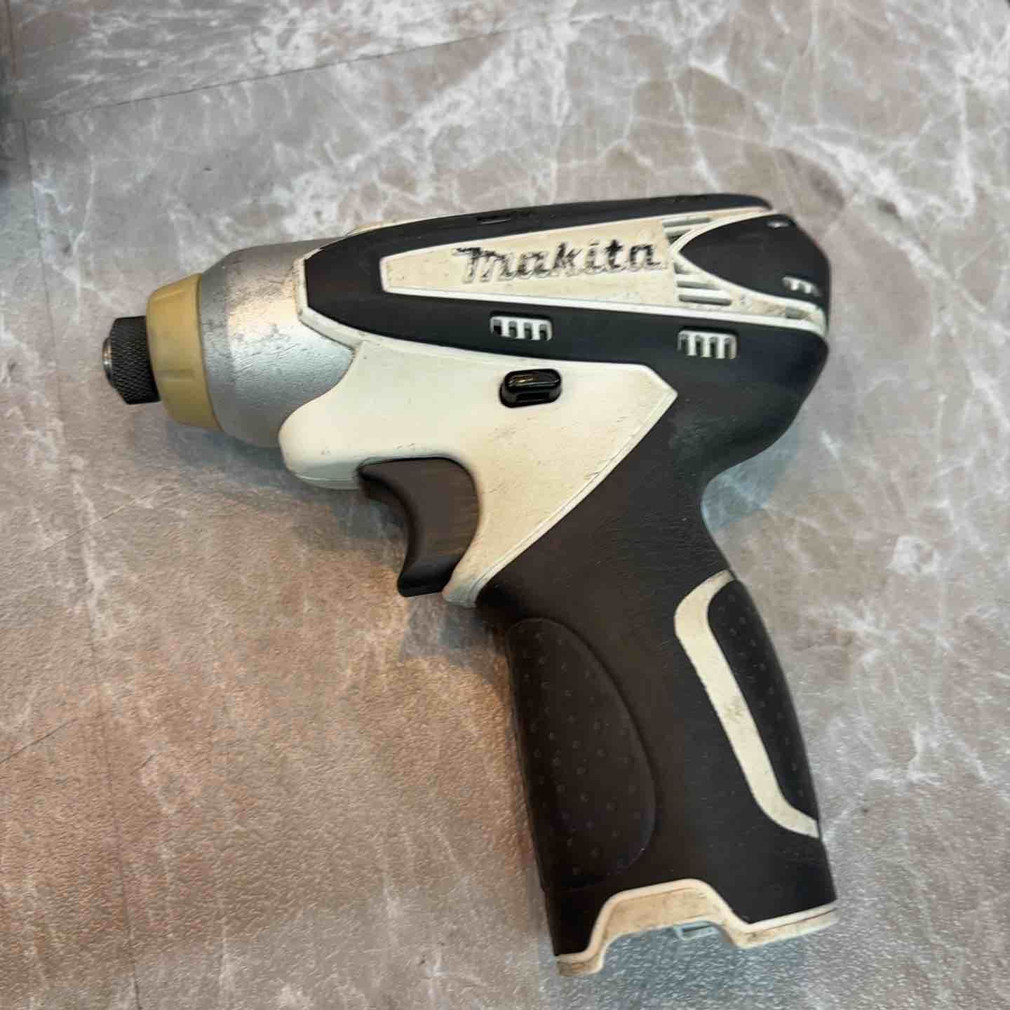 ☆マキタ(makita) コードレスインパクトドライバ TD090DWXW【八潮店 
