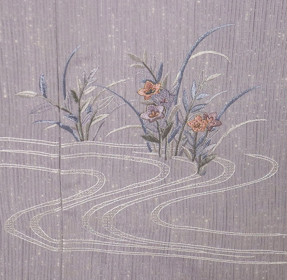❣️お値下げ❣️上品な四季の花刺繍　紬訪問着❣️ 四季の花刺繍紬訪問着
