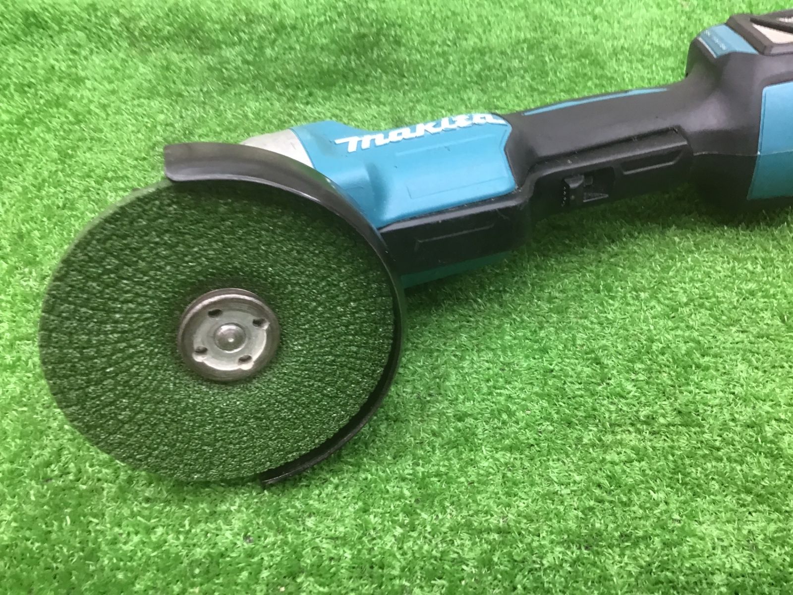 makita 100mmコードレスディスクグラインダ