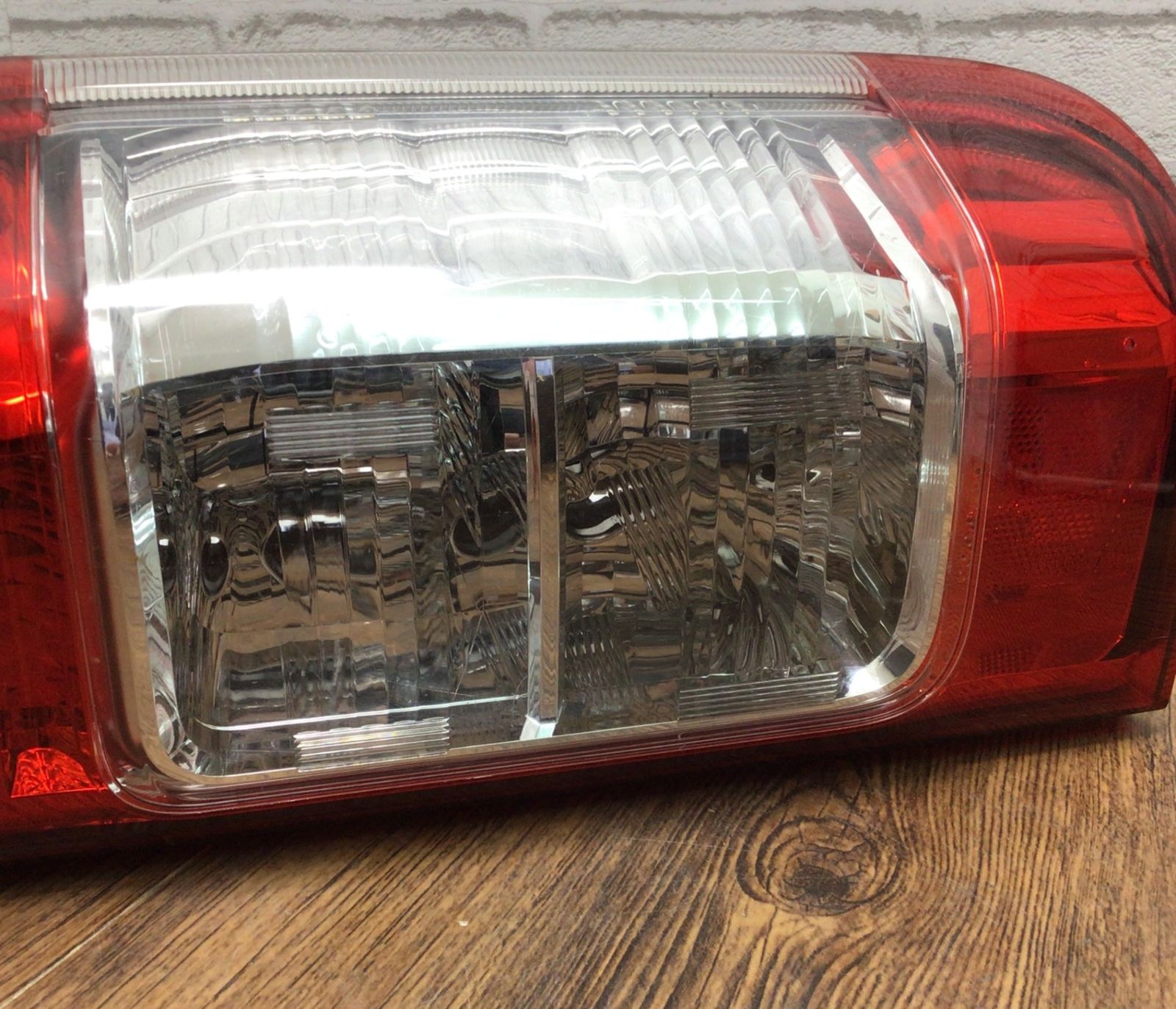 トヨタ　ハイエース　テールランプ　純正　PA6-TD35 トヨタ ハイエース テールランプ 純正 PA6-TD35-ファッション販売中