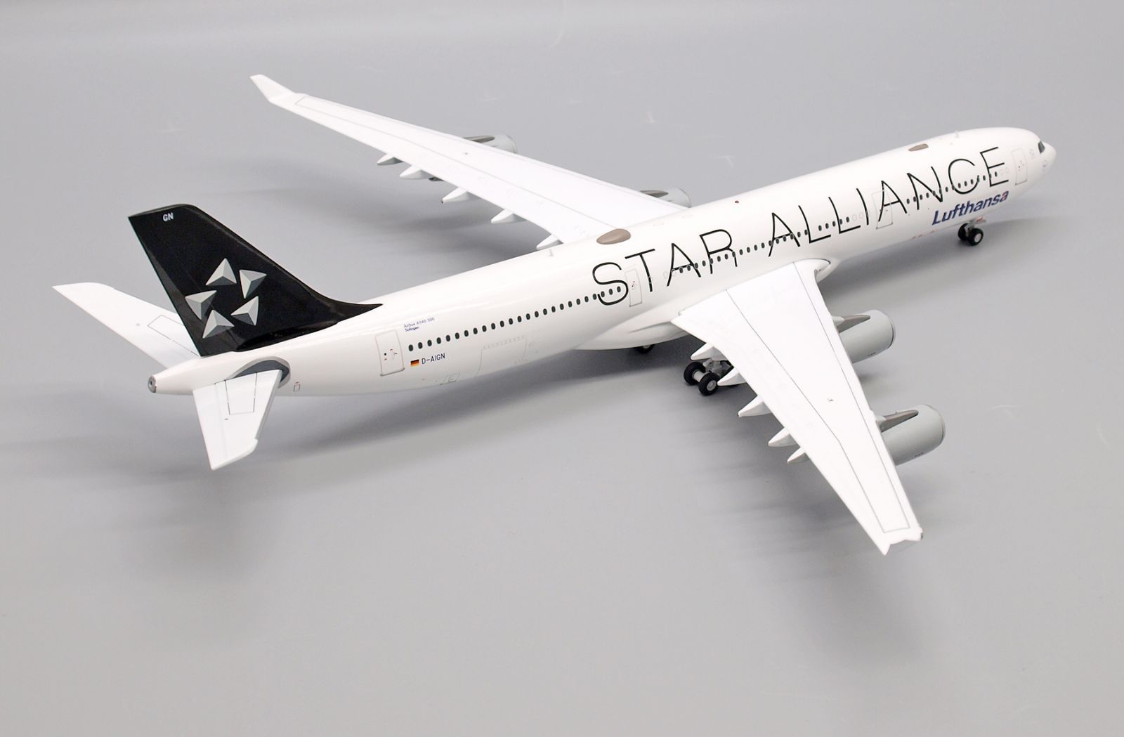 ルフトハンザ A340-300 D-AIGN 1/200 www.JetCollector.com: Lufthansa A340-300 Star Alliance D