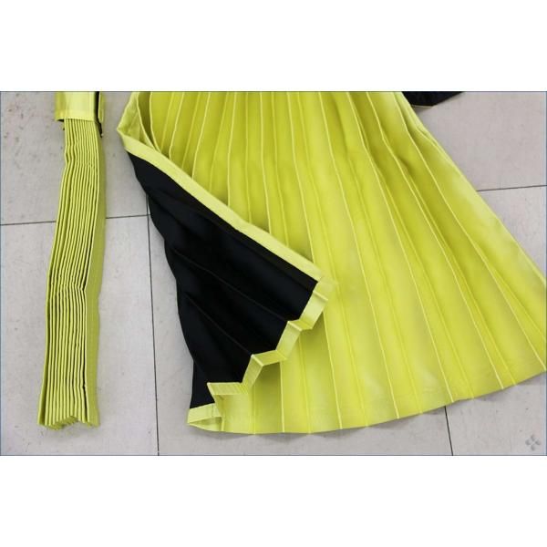 トラックカーテン高級サテン表レモンイエロー/裏黒リバーシブル240㎝ｘ丈85㎝ トラックカーテン高級サテン表レモンイエロー/裏黒リバーシブル