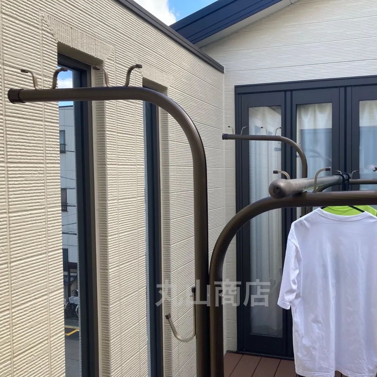 硬質アルミ製 物干し台 段違いF型 ブラウン 茶色 屋外用 ベース石付き 2本1組