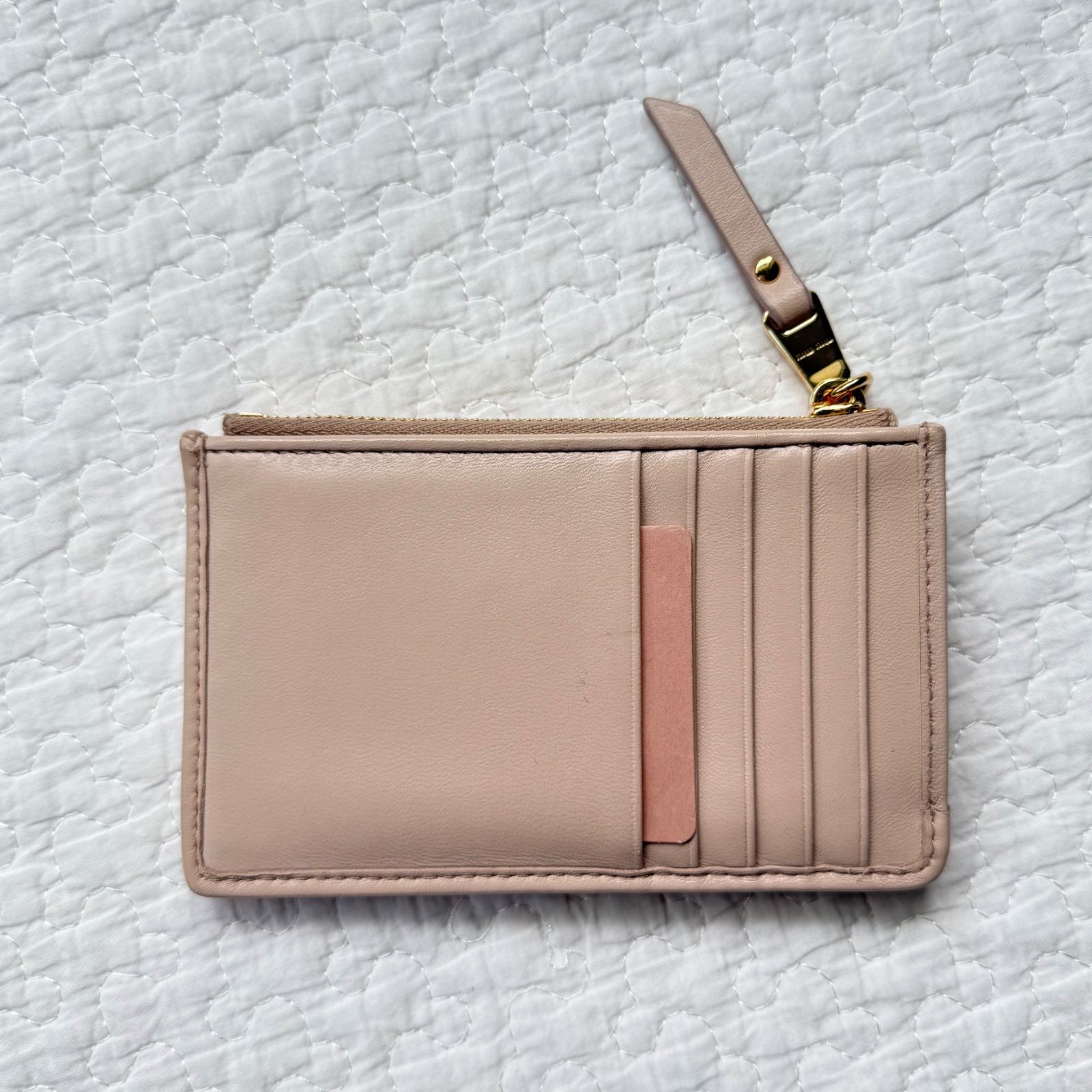 美品 MIU MIU ミュウミュウ フラグメントケース マテラッセ