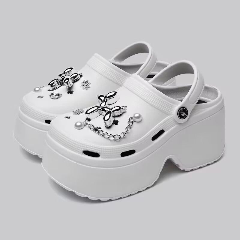 クロックス厚底23cmシルバー銀チェーン地雷系Y2Kメタリックかわいいサンダル 人気 クロックス 厚底 サンダル シルバー 地雷系 Y2K EVAラバー グレー