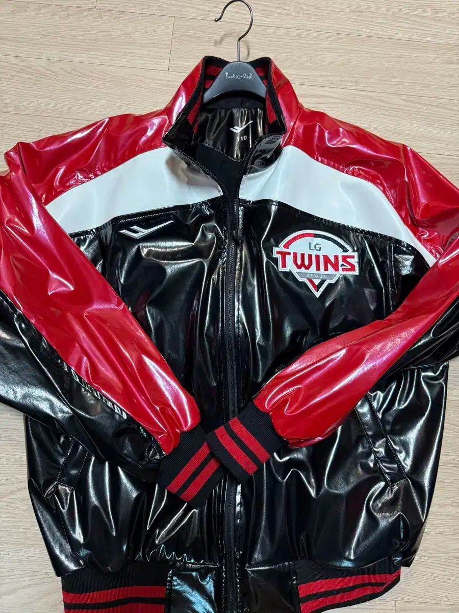LG TWINS ツインズ アセンティック サテンジャンパー 110