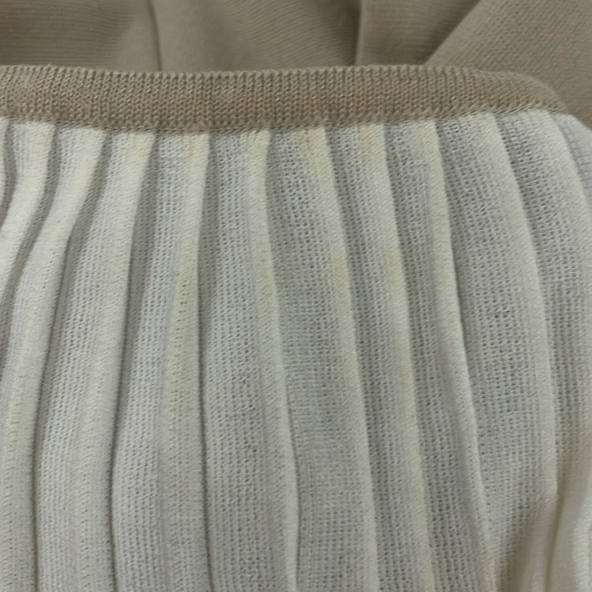 37667 ベージュ×白