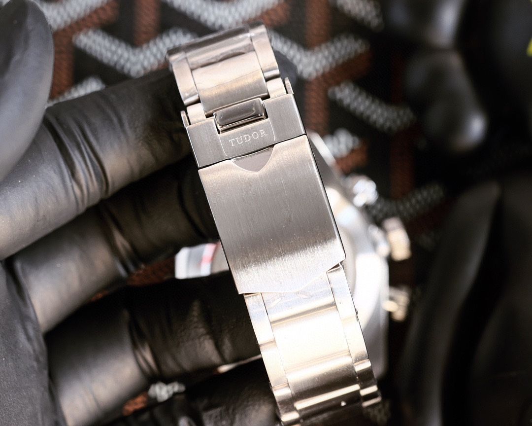 36mm｜パープルクロコダイルレザー×ダイヤモンド文字盤｜