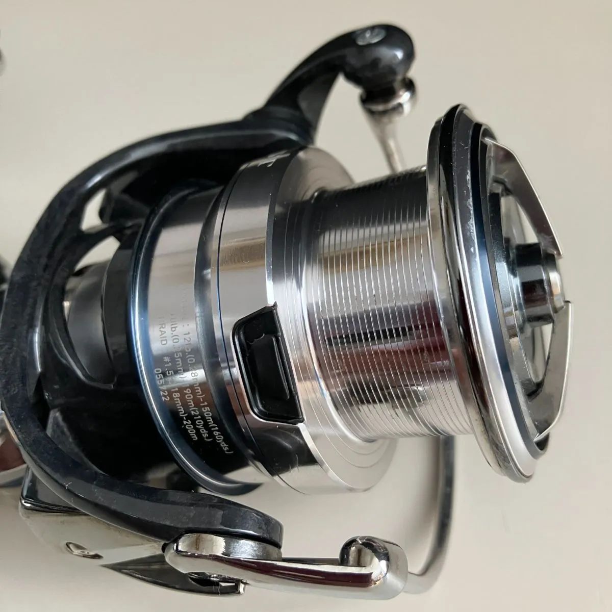 DAIWA 18EXIST イグジスト LT4000-C｜スポーツ、レジャー