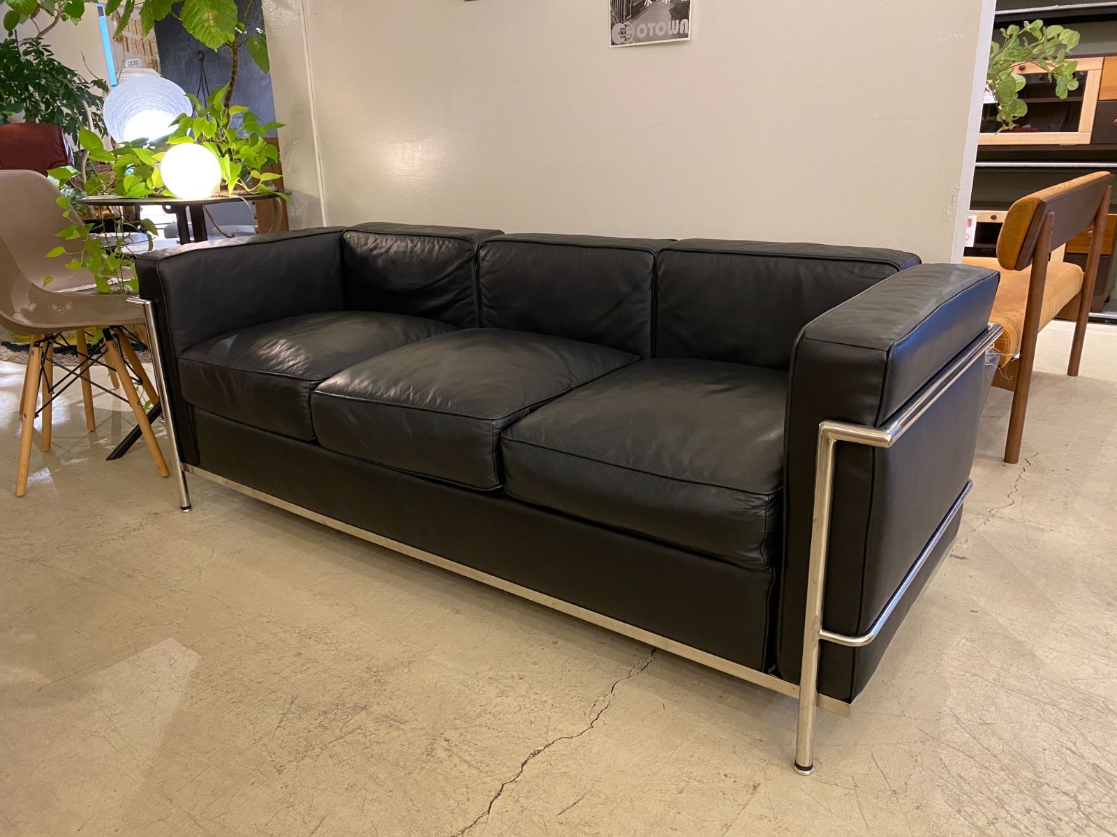 ル・コルビジェ リプロダクト 2人掛け LC2 ソファ ホワイトレザー