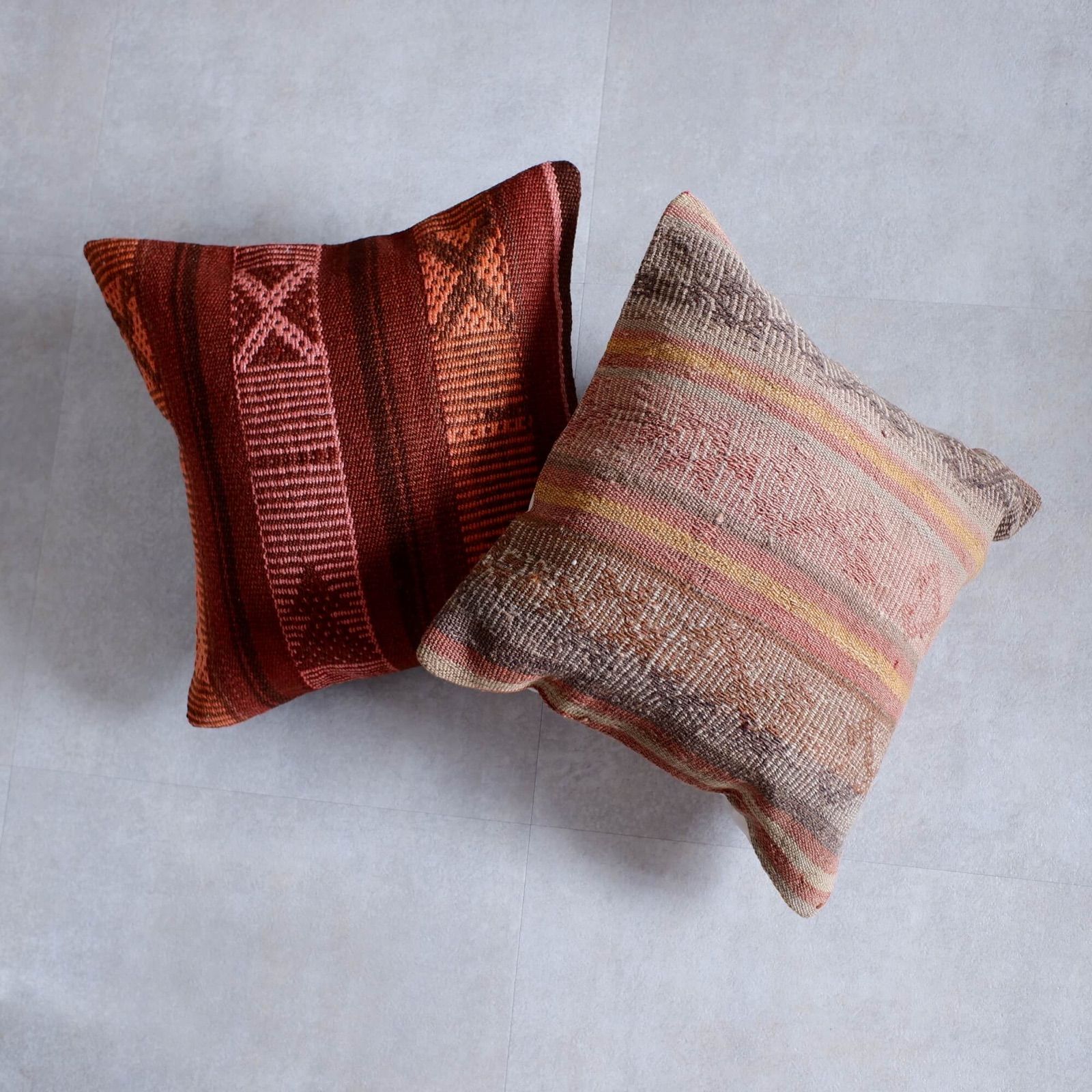 送料込 オールドキリム クッションカバー 40cm×40cm【A54】 - メルカリ