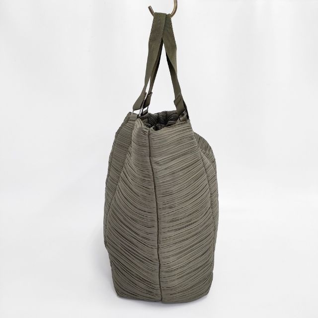 ISSEY MIYAKE プリーツプリーズ カーキ L PLEATS PLEASE 美品 ISSEY MIYAKE プリーツプリーズ イッセイ