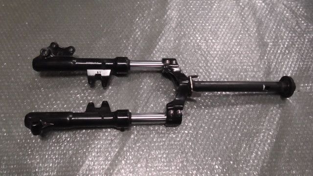 niu UQi Pro R1NBCU110K1001xxx の フロントフォーク 1758161604