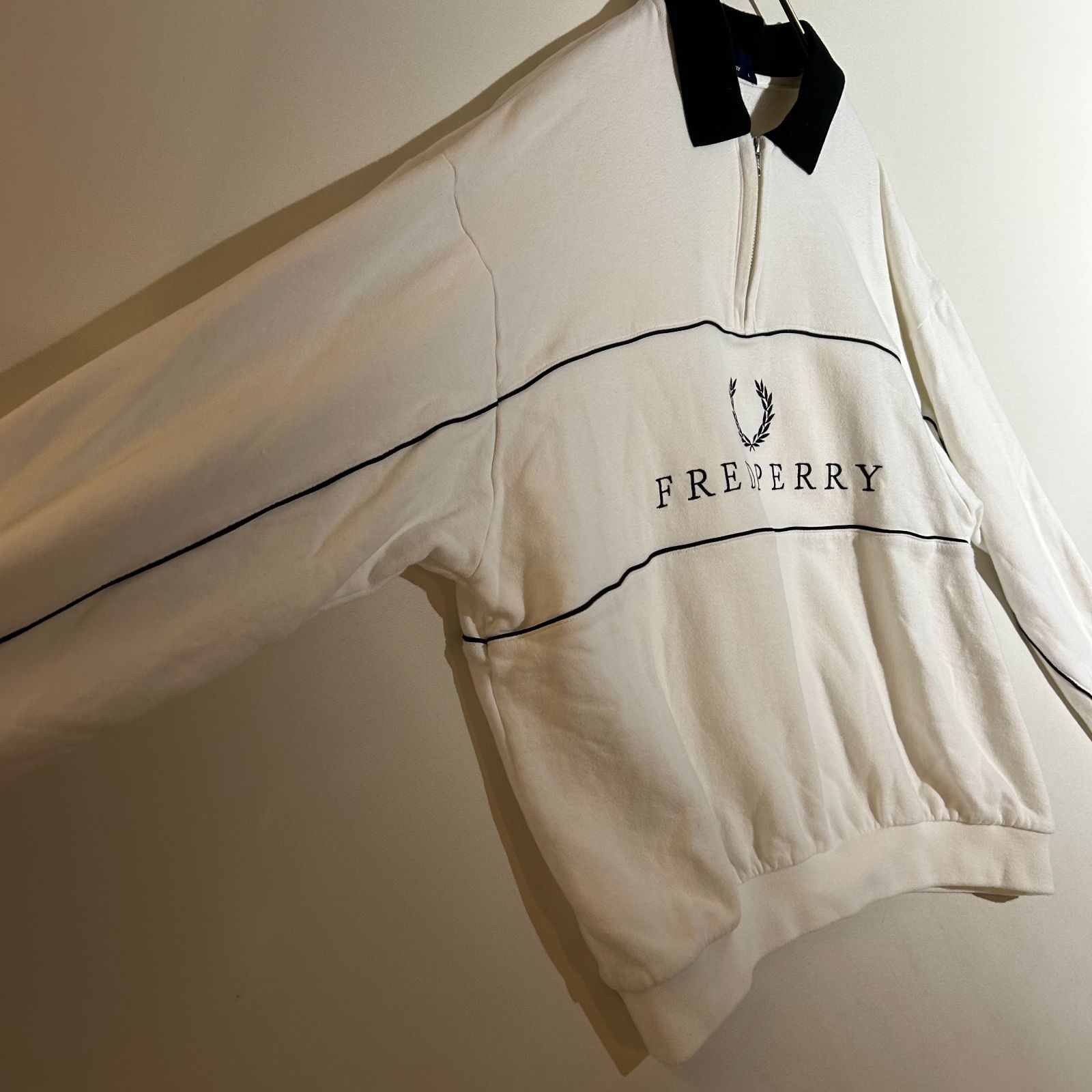 FRED PERRY×AMERICANRAGCIE 襟付きハーフジップスウェット FRED PERRY（フレッドペリー）の「FRED PERRY×AMERICANRAGCIE