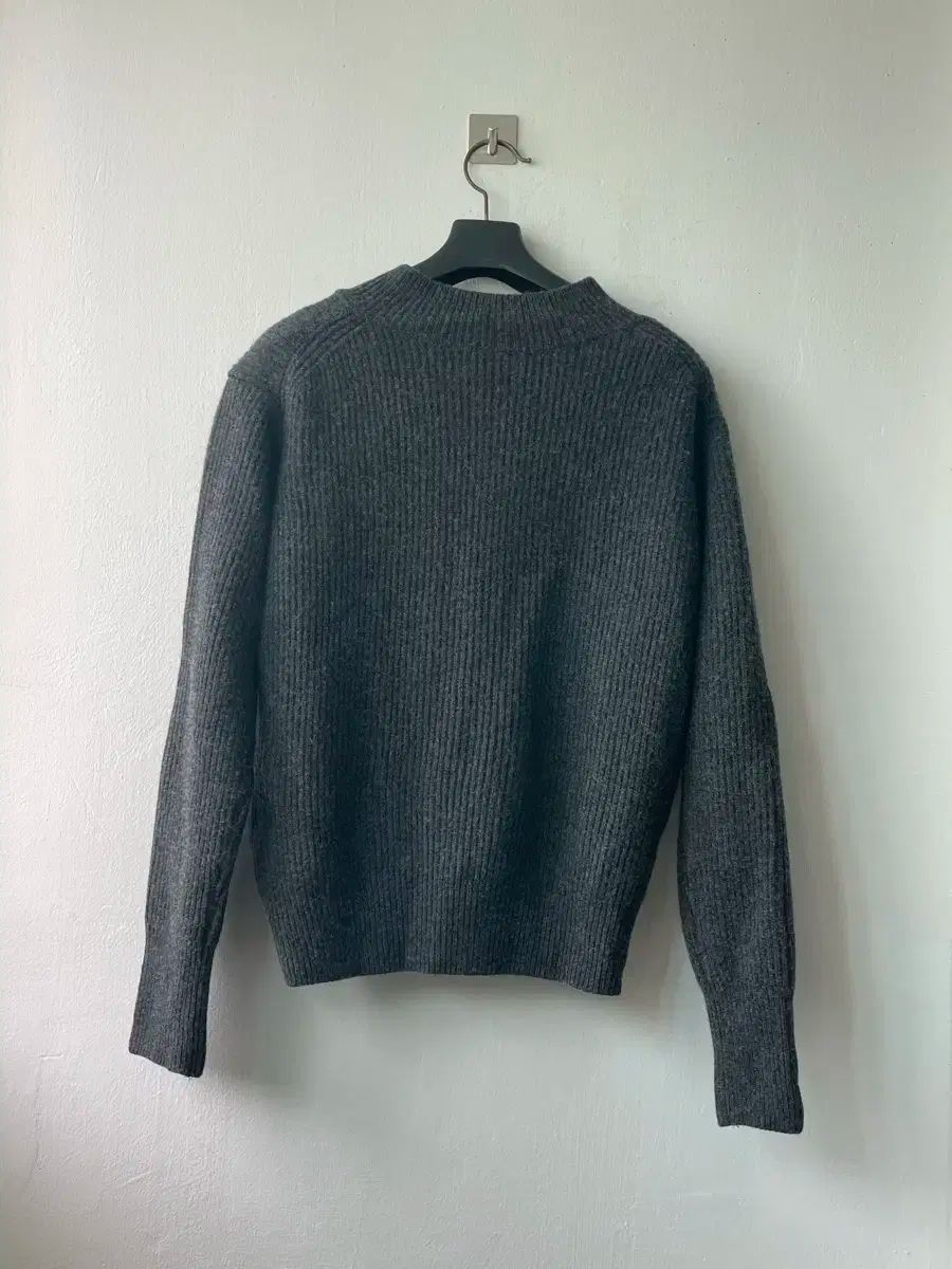 Vネック ニット